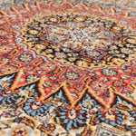 ムード産ペルシャ絨毯 約145×195cm｜全面のマヒ文様と赤青メダリオン、幾何学模様と唐草で飾られたボーダーが特徴の手織りウールラグ