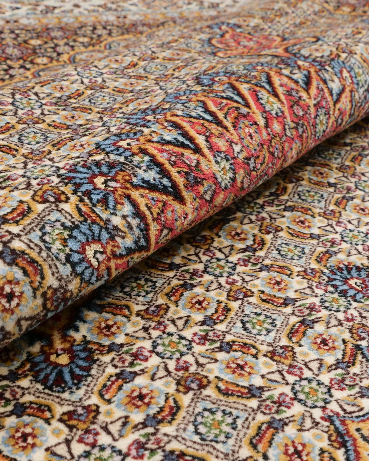 ムード産ペルシャ絨毯 約145×195cm｜全面のマヒ文様と赤青メダリオン、幾何学模様と唐草で飾られたボーダーが特徴の手織りウールラグ