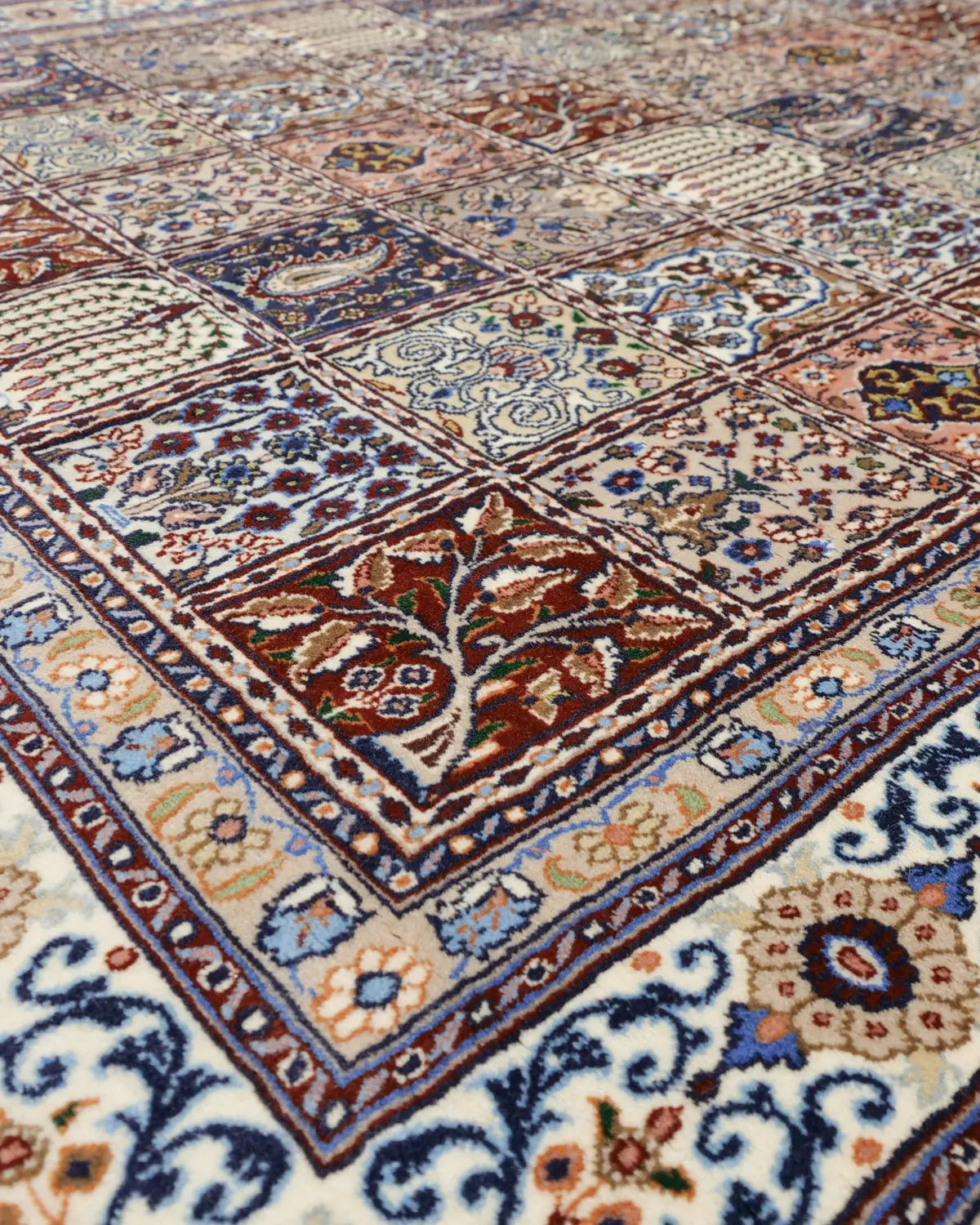 ペルシャ絨毯 ムード産 約150cm x 195cm|SATHI RUGS ペルシャ絨毯 ムード産 約150cm x 195cm|SATHI RUGS