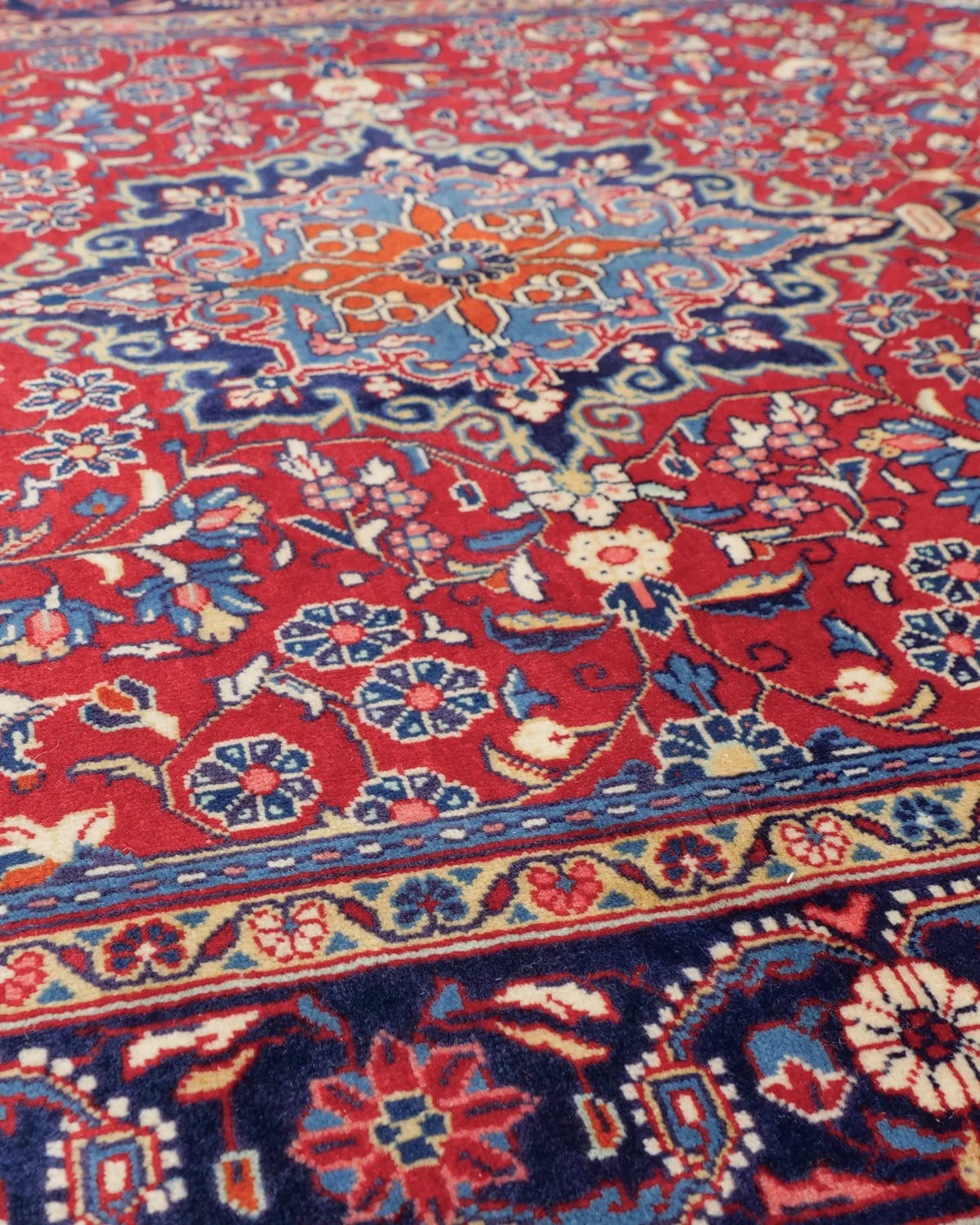 ペルシャ絨毯 ジョーザン産 約130cm x 215cm|SATHI RUGS ペルシャ絨毯 ジョーザン産 約130cm x 215cm|SATHI RUGS