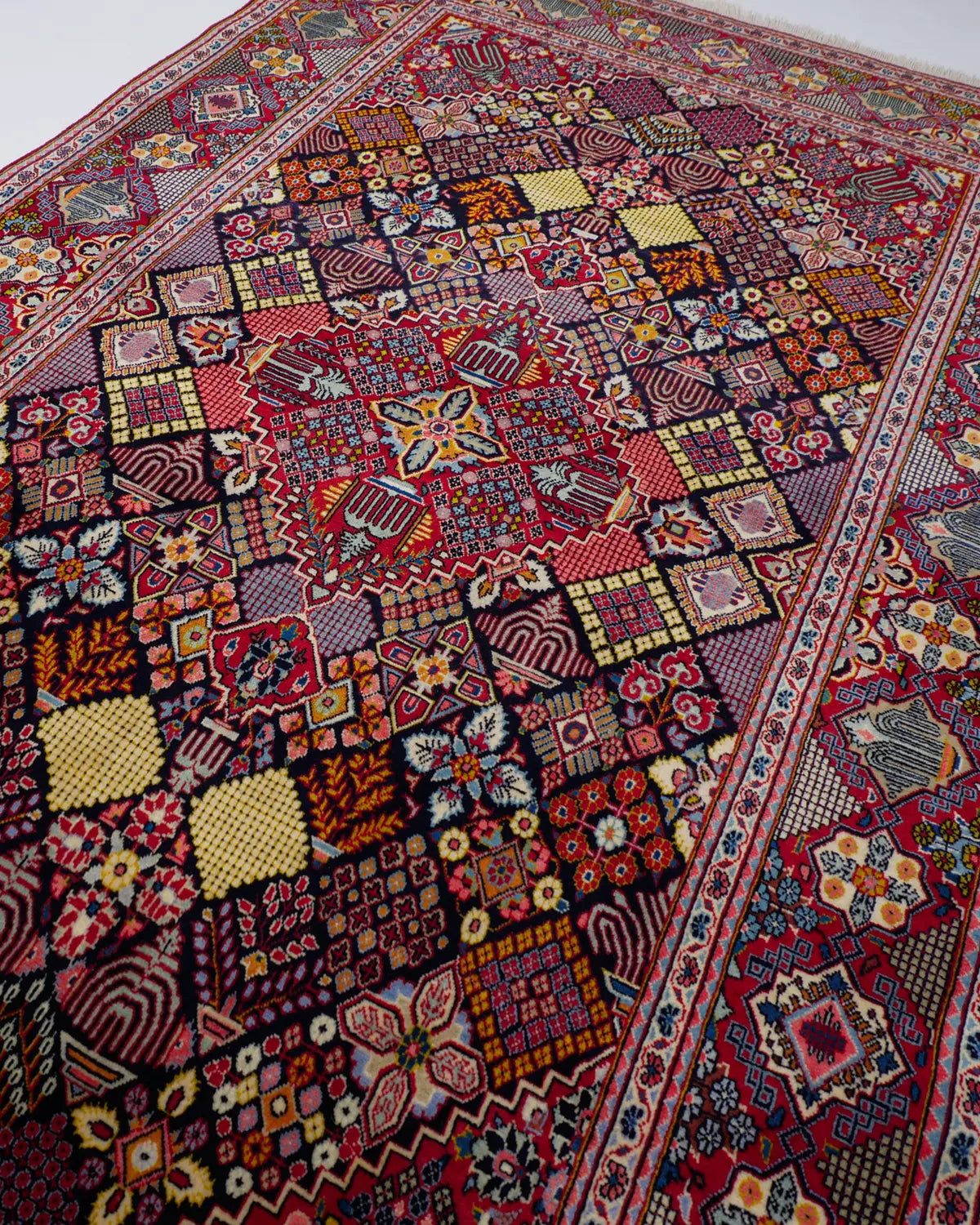 ペルシャ絨毯 カシャーン産 ウール 137x237cm ジョーシャガン 赤 レッド 手織り 