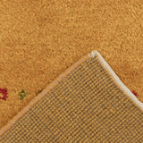 裏地のディテールが見えるギャッベの角。しっかりと織り込まれた作りで耐久性にも優れる