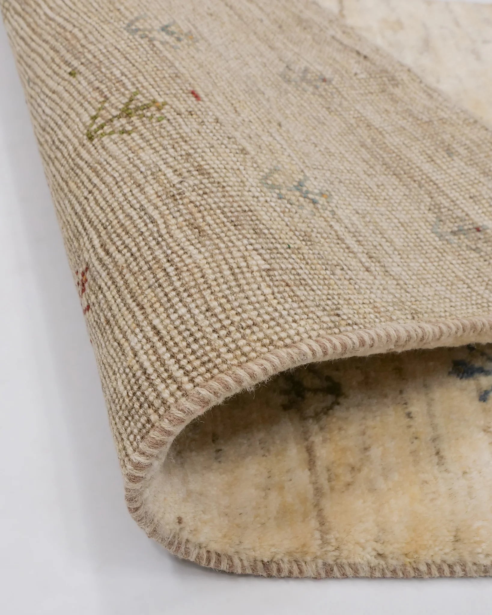 ギャッベ 63×92cm アイボリー 動物 玄関マット 手織り|SATHI RUGS ギャッベ 63×92cm アイボリー 動物 玄関マット 手織り|SATHI RUGS