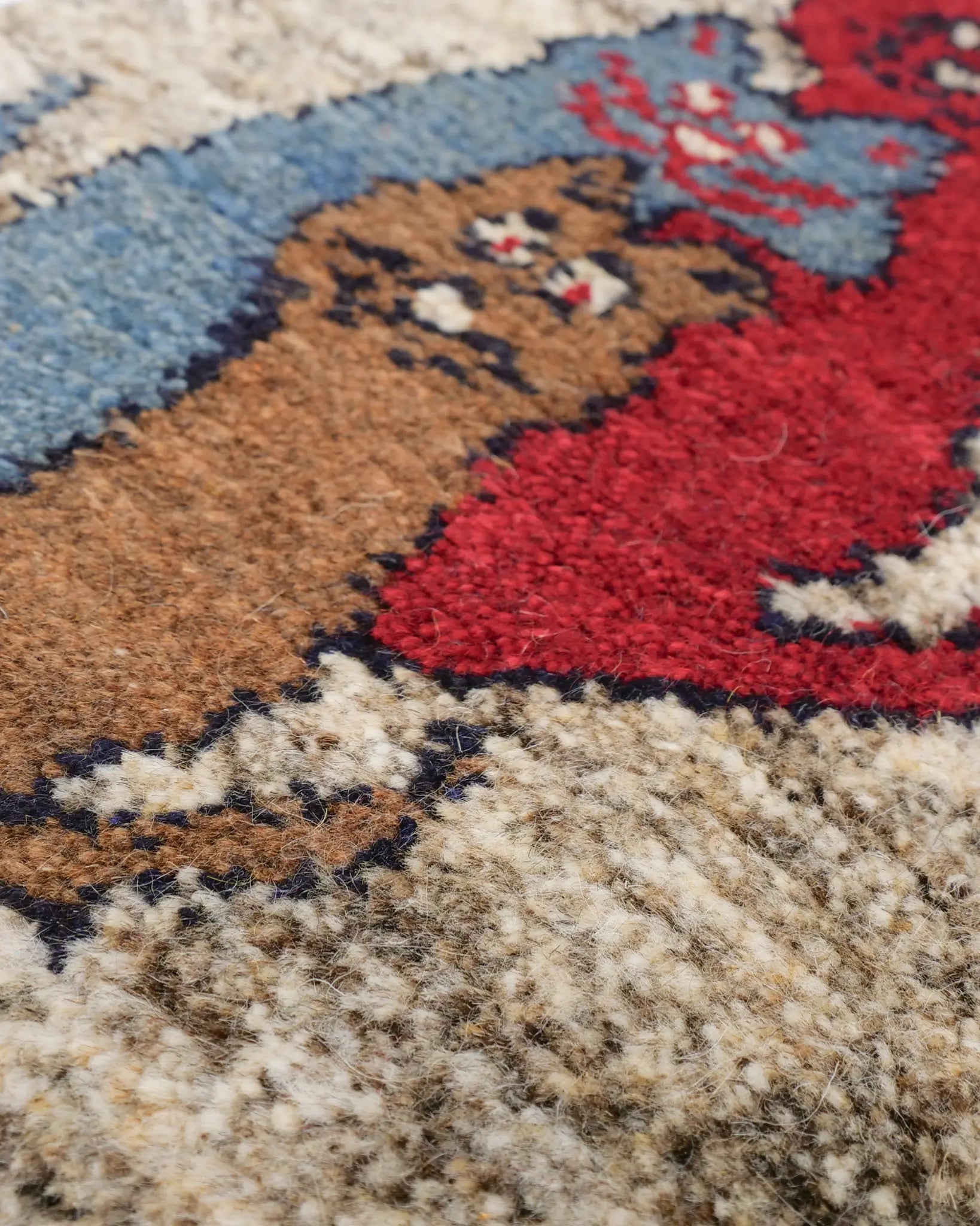 ペルシャギャッベ 約39cm x 40cm|SATHI RUGS ペルシャギャッベ 約39cm x 40cm|SATHI RUGS