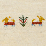 玄関マットサイズの白色のギャッベ 生命の樹とヤギ