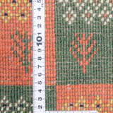 厚みのあるウール素材のペルシャ絨毯ギャッベ 