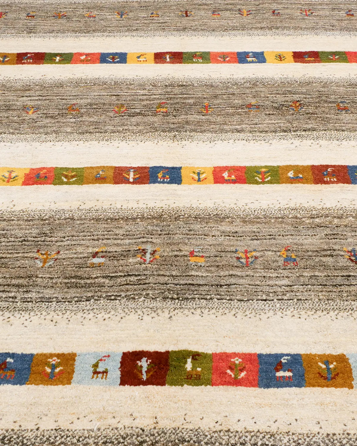 ナチュラルインテリアに合うペルシャギャッベ ボーダー