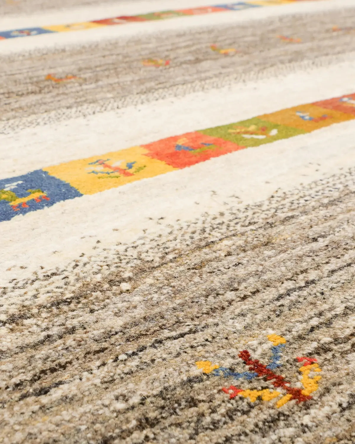 手織りギャッベ シーラーズ ナチュラルベース 絨毯