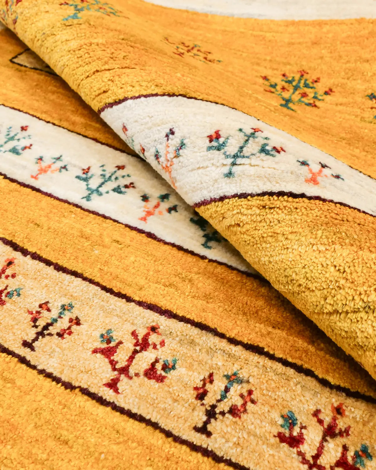 ウール手織りギャッベ 黄色 木柄 リビング用