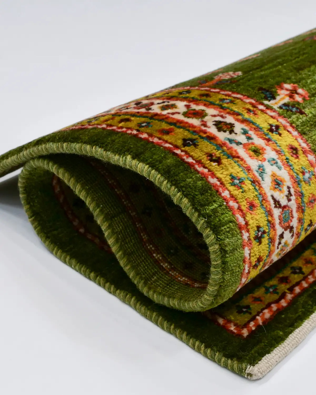 ペルシャ絨毯 ギャッベ 手織り ウール 花瓶デザイン