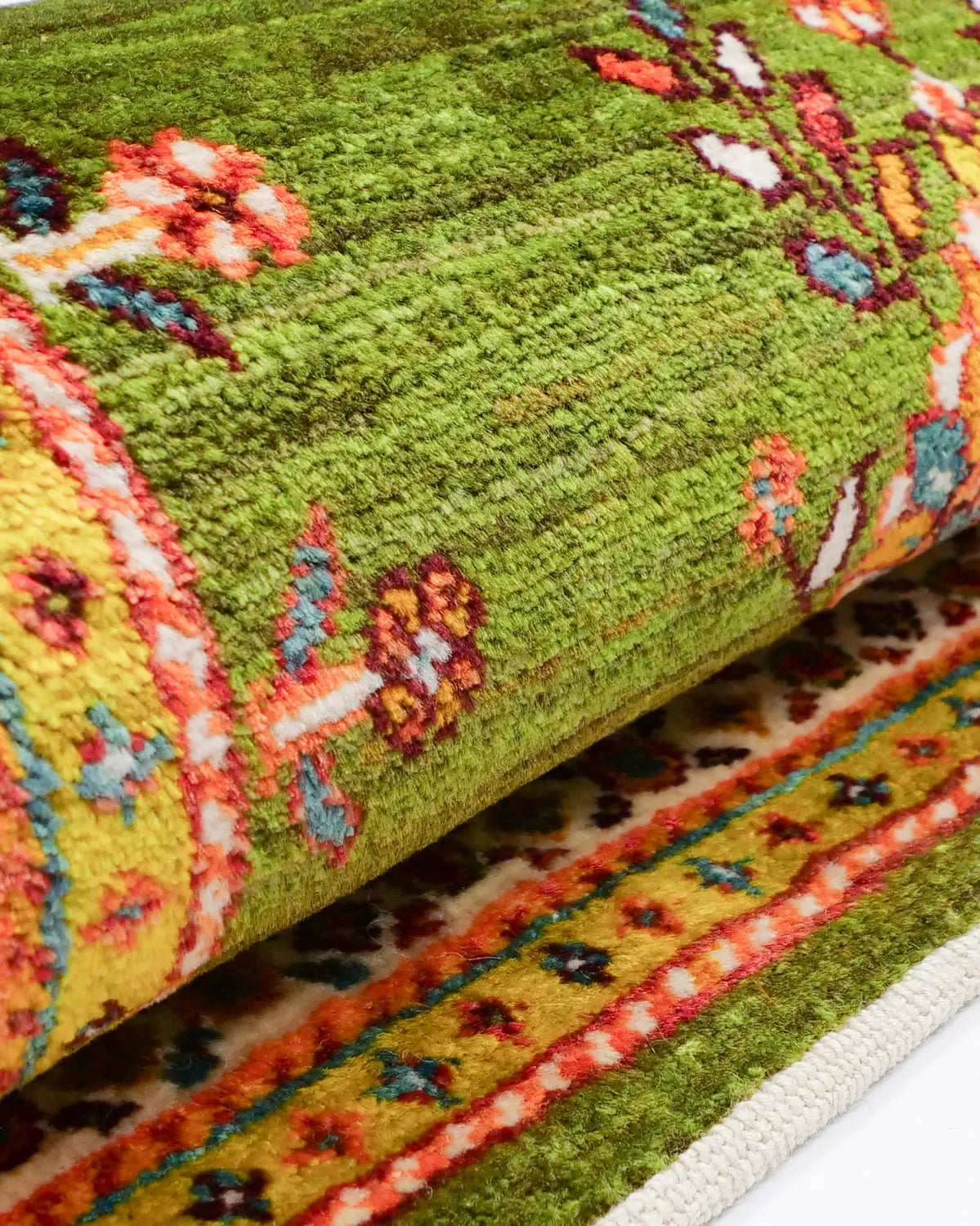 グリーンのペルシャギャッベ 花柄 手織りラグ