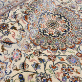 ペルシャ絨毯 カシャーン産 シルク 花柄 クリーム色 ファッラー工房 玄関マット 手織り ラグ