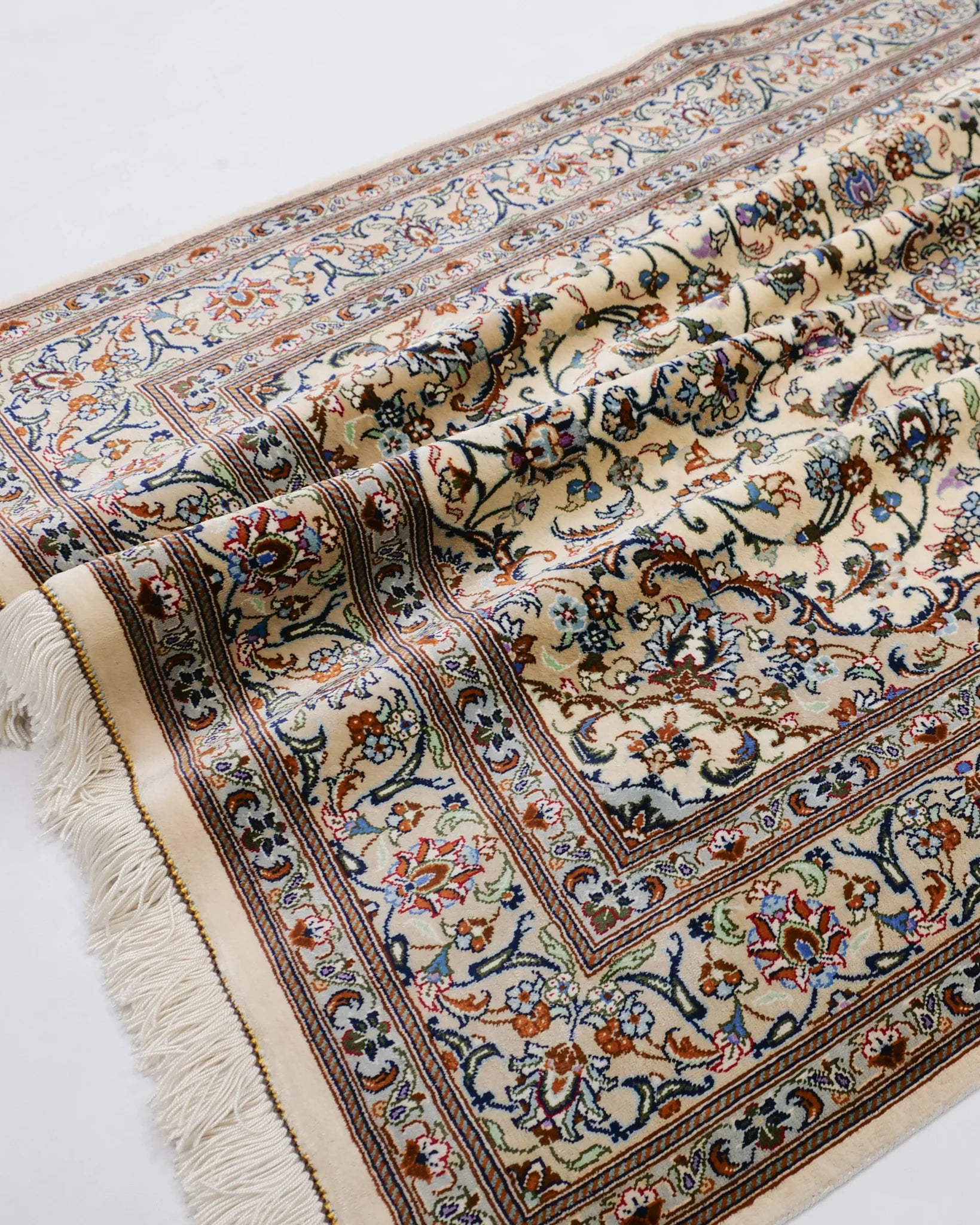 ペルシャ絨毯カシャン産工房サイン有りクリーニング済みサイズ ペルシャ絨毯カシャン産工房サイン有りクリーニング済みサイズ