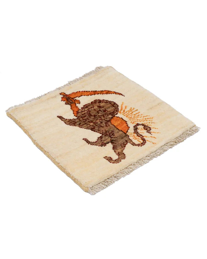 座布団サイズのライオンラグ