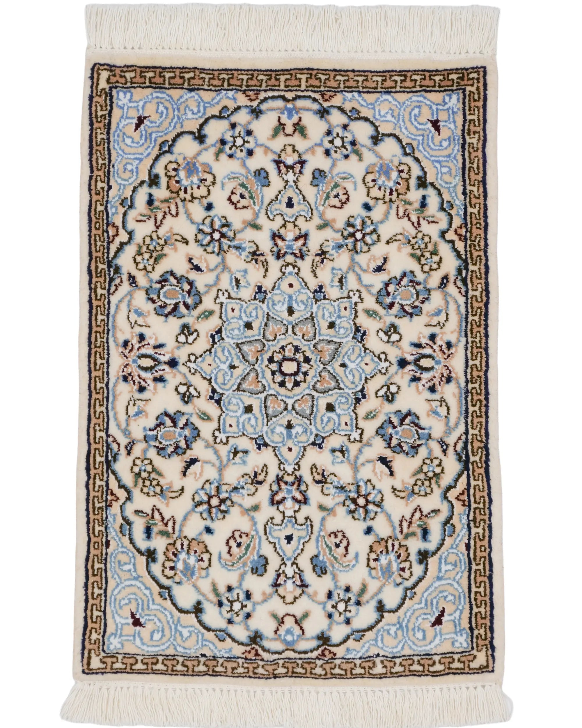 ピアレペルシャ絨毯 新品 150x109 手織り クルド・ グーチャン産 ピアレペルシャ絨毯 新品 150x109 手織り クルド・ グーチャン産