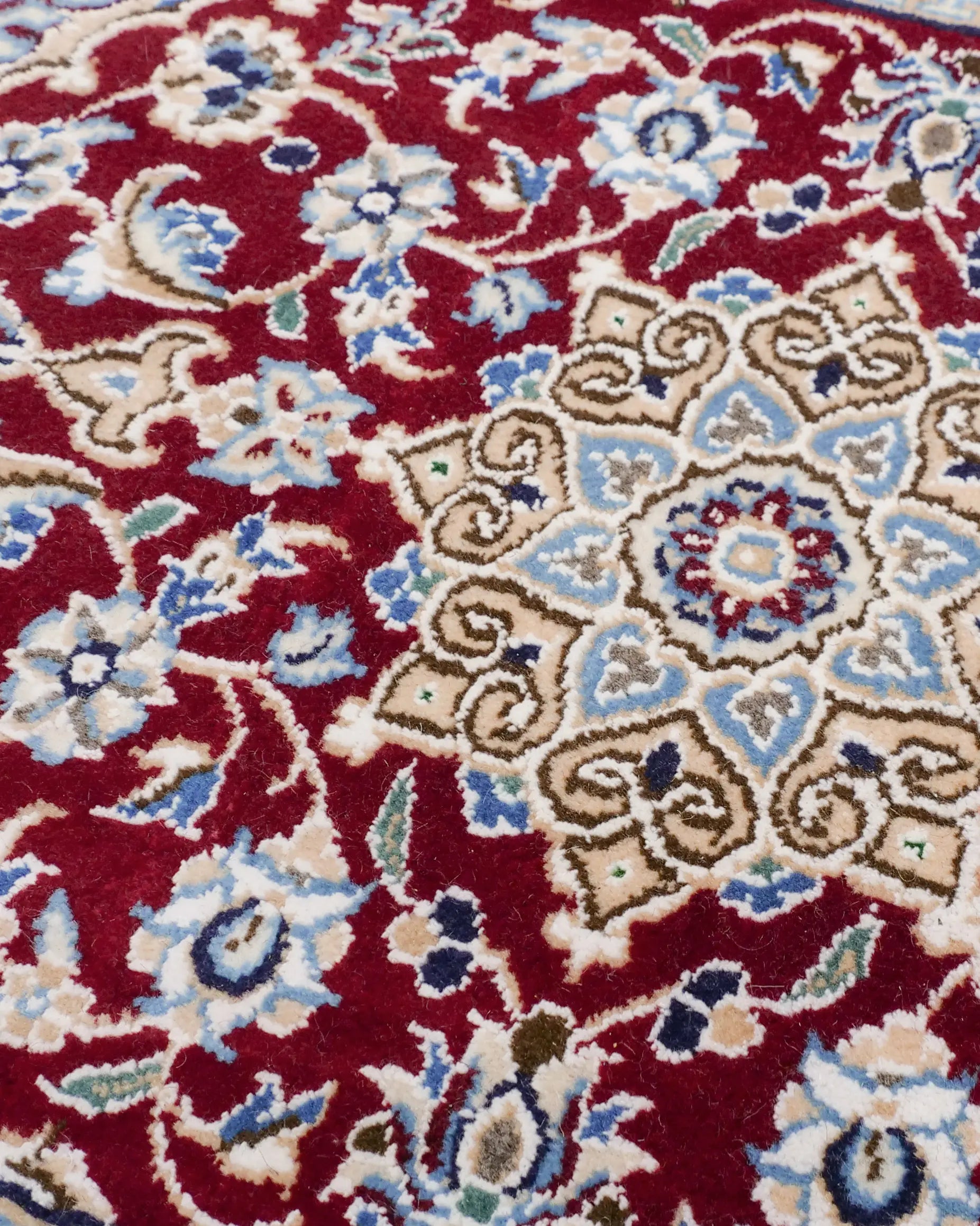 ペルシャ絨毯 ナイン産 40x60cm 玄関マット ミニ 赤色 レッド 手織り ラグ