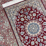 ペルシャ絨毯　ナイン産　ウール　約79cm x 120cm