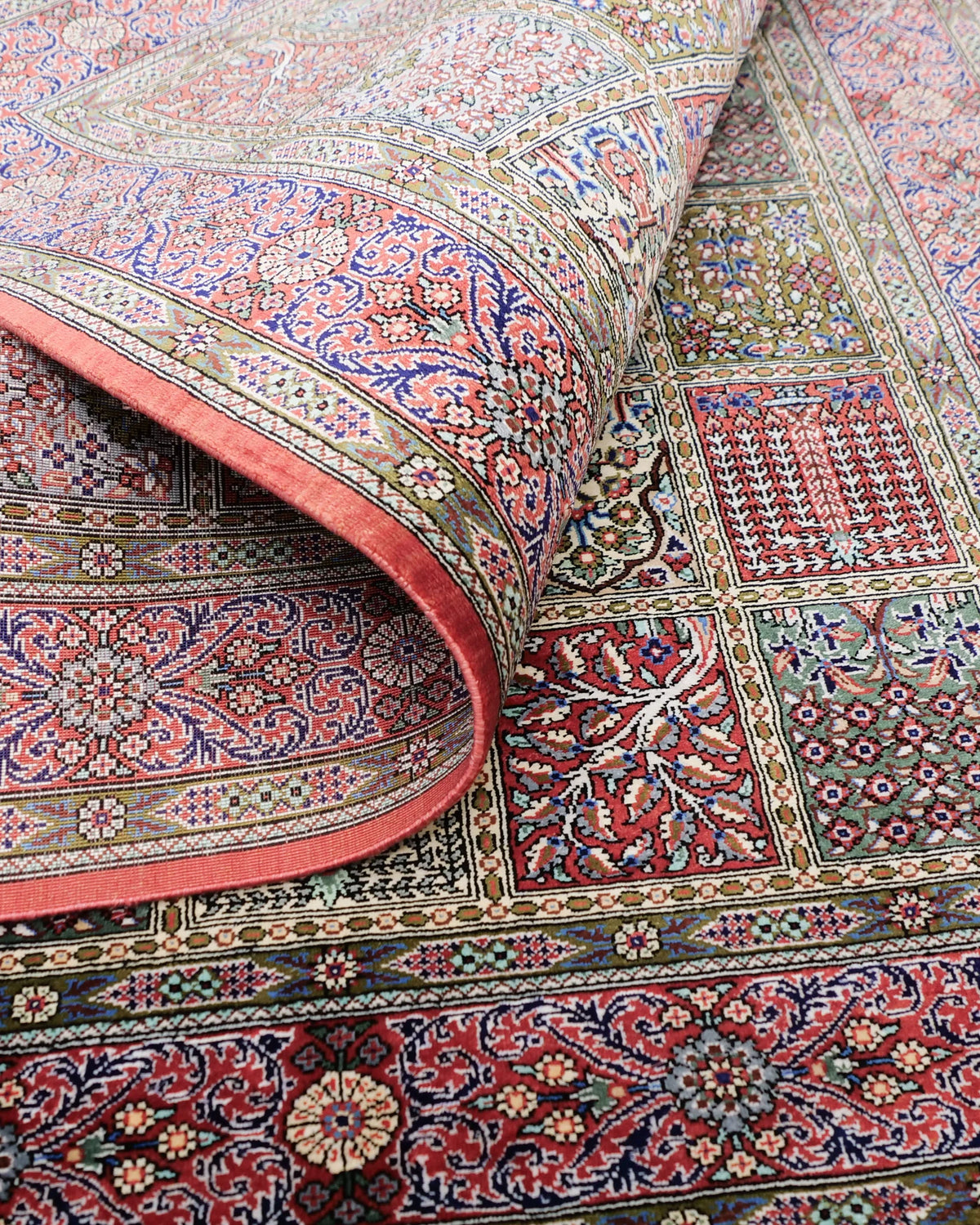 ペルシャ絨毯 クム産 ラジェバード工房 シルク 80×120cm 赤 玄関マット