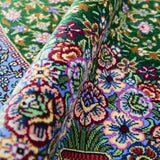 ペルシャ絨毯 クム産 シラジ工房 シルク手織りラグ（楕円形 80×119cm）ブルー×グリーン 花瓶と花模様入り 玄関マットにも最適