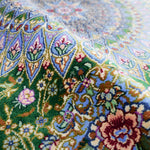 ペルシャ絨毯 クム産 シラジ工房 シルク手織りラグ（楕円形 80×119cm）ブルー×グリーン 花瓶と花模様入り 玄関マットにも最適