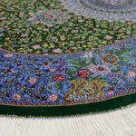 ペルシャ絨毯 クム産 シラジ工房 シルク手織りラグ（楕円形 80×119cm）ブルー×グリーン 花瓶と花模様入り 玄関マットにも最適