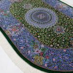 ペルシャ絨毯 クム産 シラジ工房 シルク手織りラグ（楕円形 80×119cm）ブルー×グリーン 花瓶と花模様入り 玄関マットにも最適