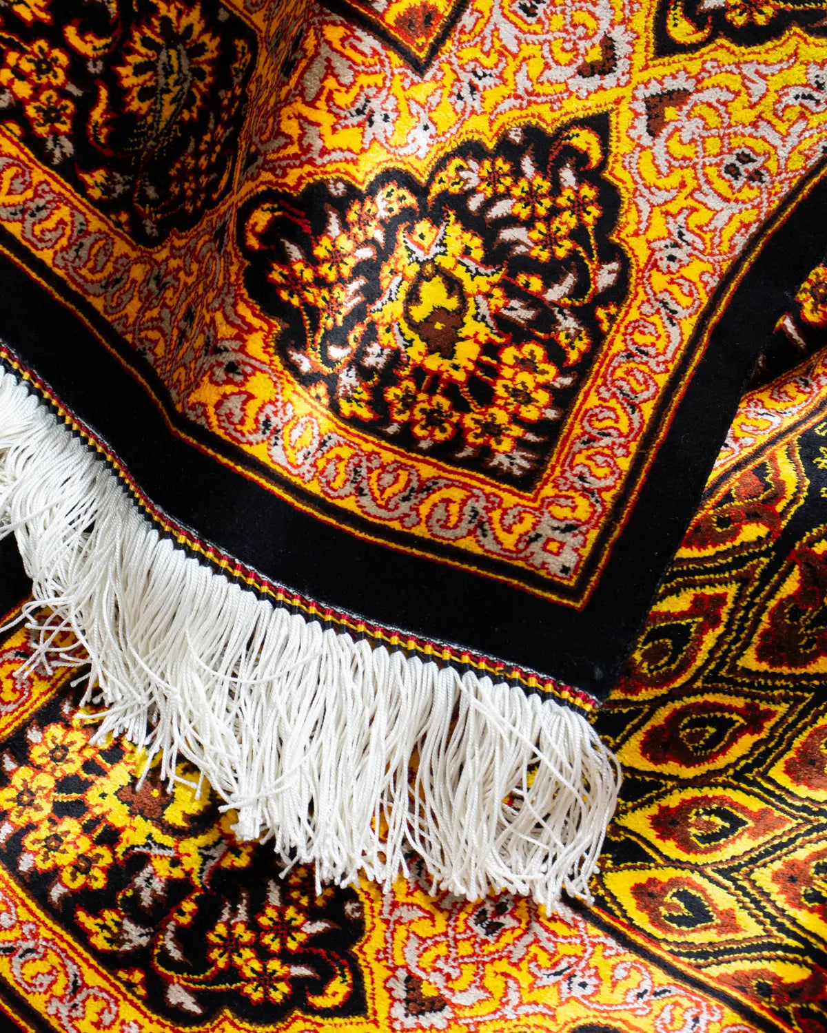 ペルシャ絨毯 クム産 カゼミ工房 シルク 約80cm x 122cm|SATHI RUGS ペルシャ絨毯 クム産 カゼミ工房 シルク 約80cm x 122cm|SATHI RUGS