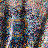 クム産の130×204cmシルク手織りラグ。青色の細密文様が美しいバザルガン工房のペルシャ絨毯。