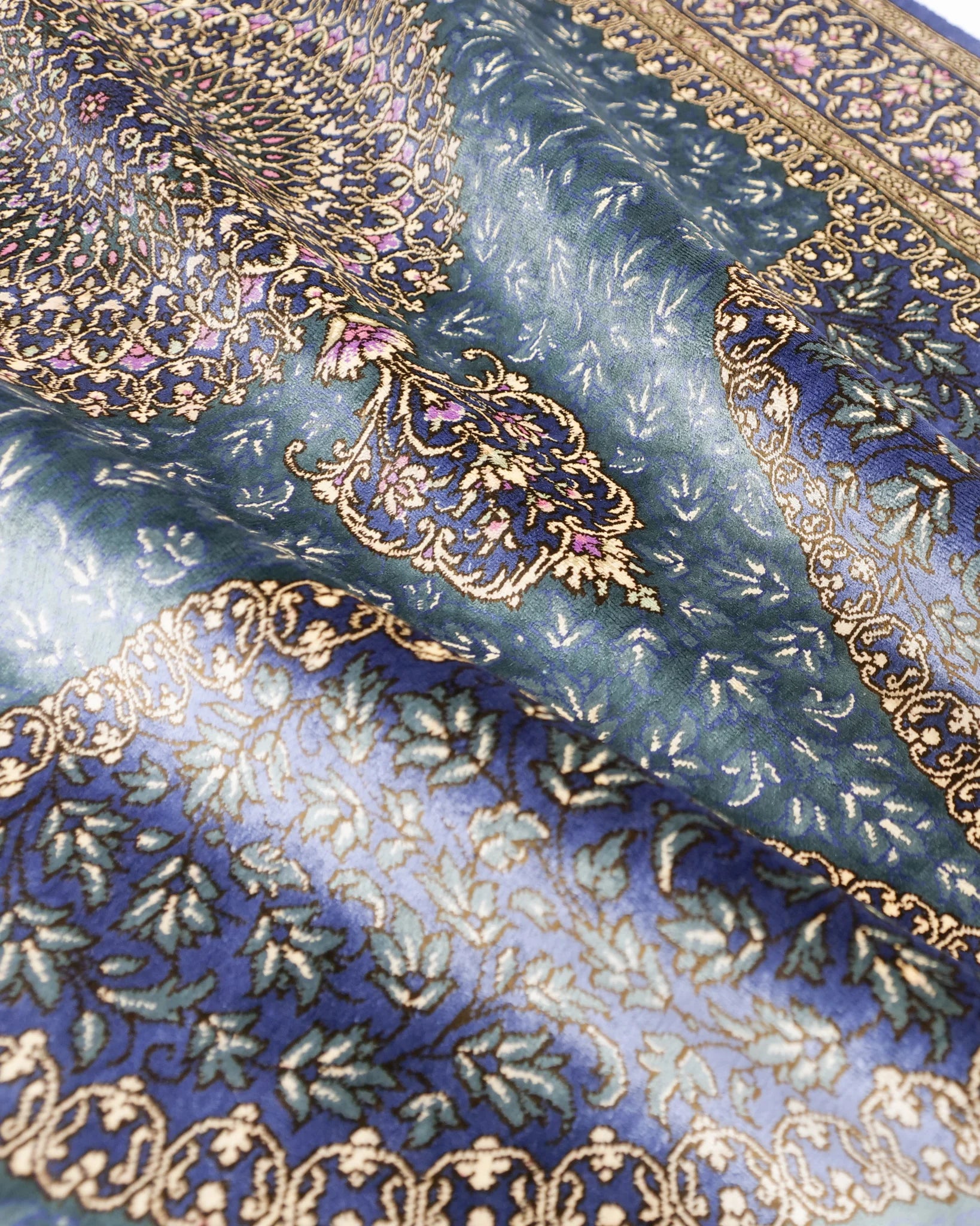 ペルシャ絨毯 クム産 ムサビ工房 シルク 約76cm x 118cm|SATHI RUGS ペルシャ絨毯 クム産 ムサビ工房 シルク 約76cm x 118cm|SATHI RUGS