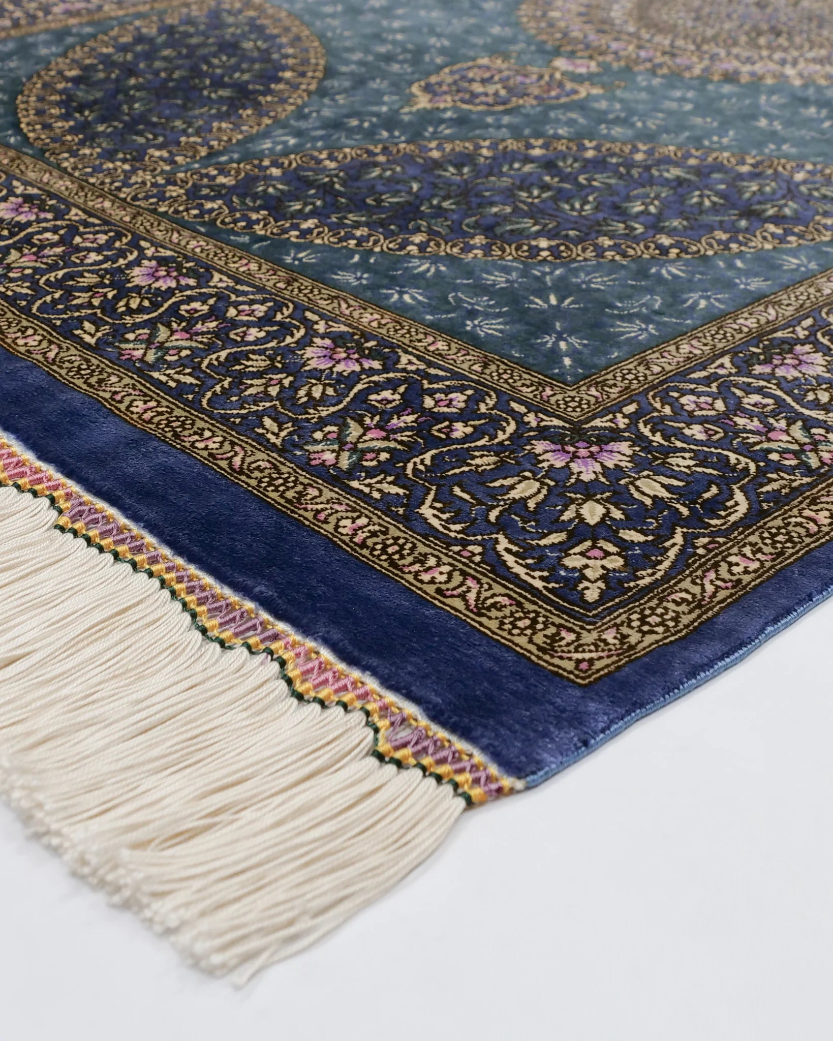 Y2709 ペルシャ絨毯 クム産 ラザビ工房 シルク100% 手織り ma 高級 Y2709 ペルシャ絨毯 クム産 ラザビ工房 シルク100% 手織り ma 高級