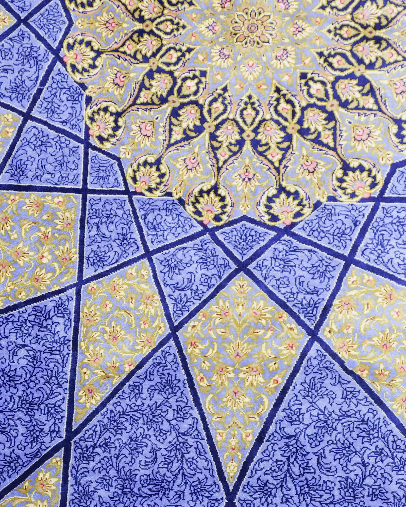 ペルシャ絨毯 クム産 ムサビ工房 シルク 130x200cm 星形メダリオン 唐草模様 手織り 高級ラグ