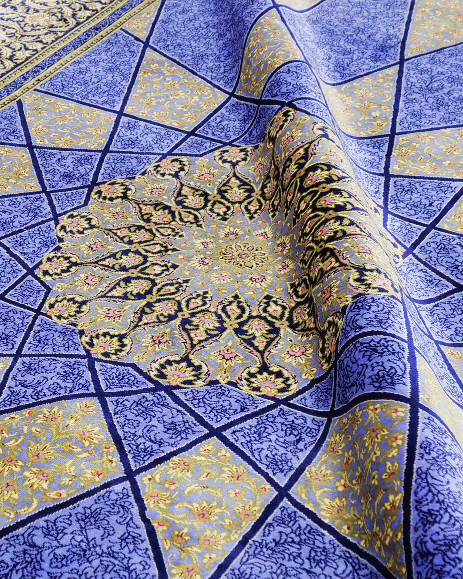 ペルシャ絨毯 クム産 ムサビ工房 シルク 130x200cm 星形メダリオン 唐草模様 手織り 高級ラグ