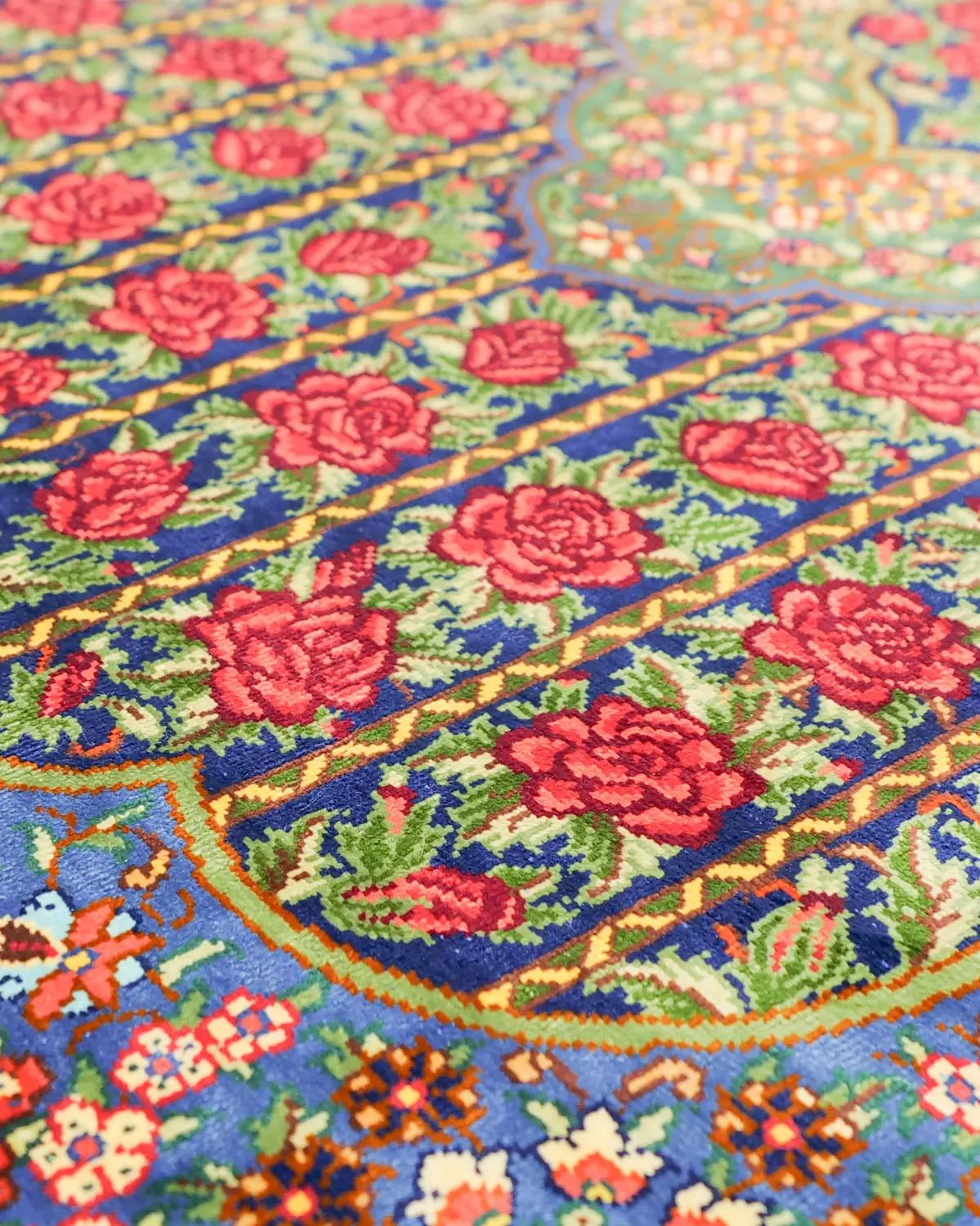 ラジャビヤン工房 ペルシャ絨毯 シルク 花尽くし