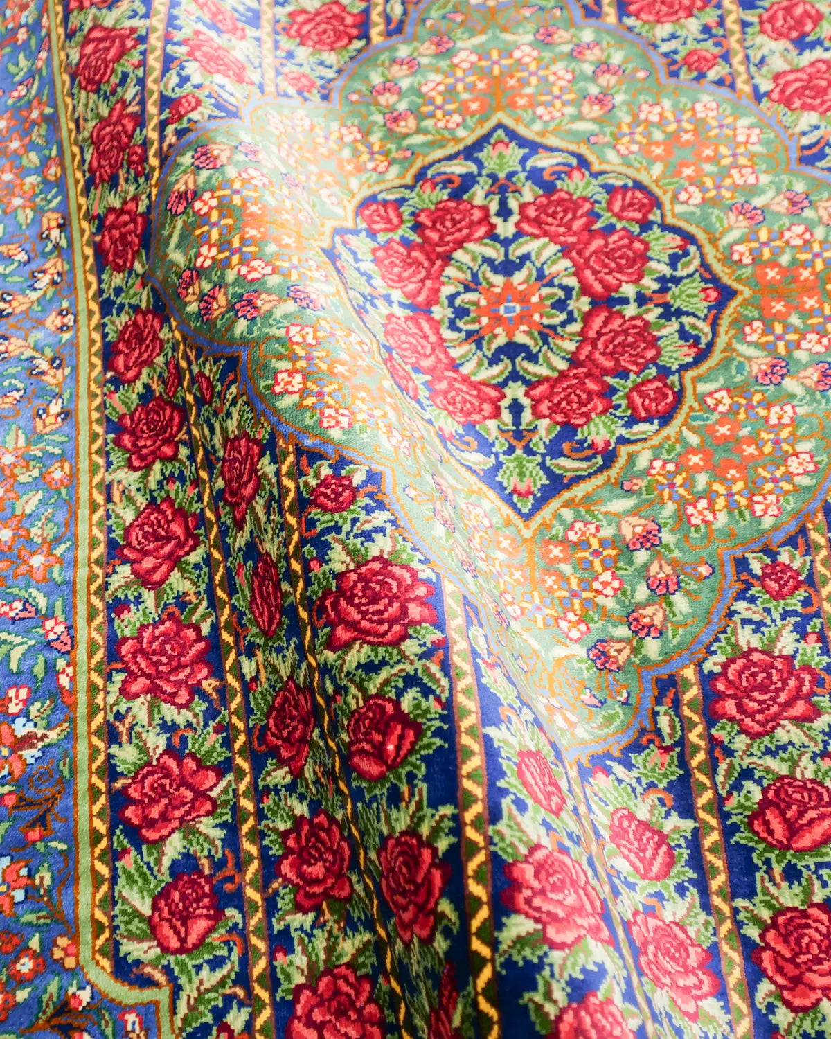 シルクペルシャラグ クム 小サイズ 花柄