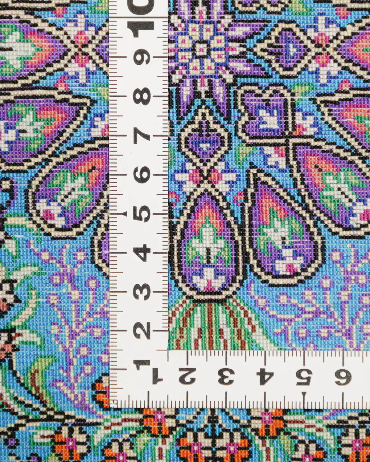 手織りシルク クム産ペルシャ絨毯 上質な光沢と滑らかさ