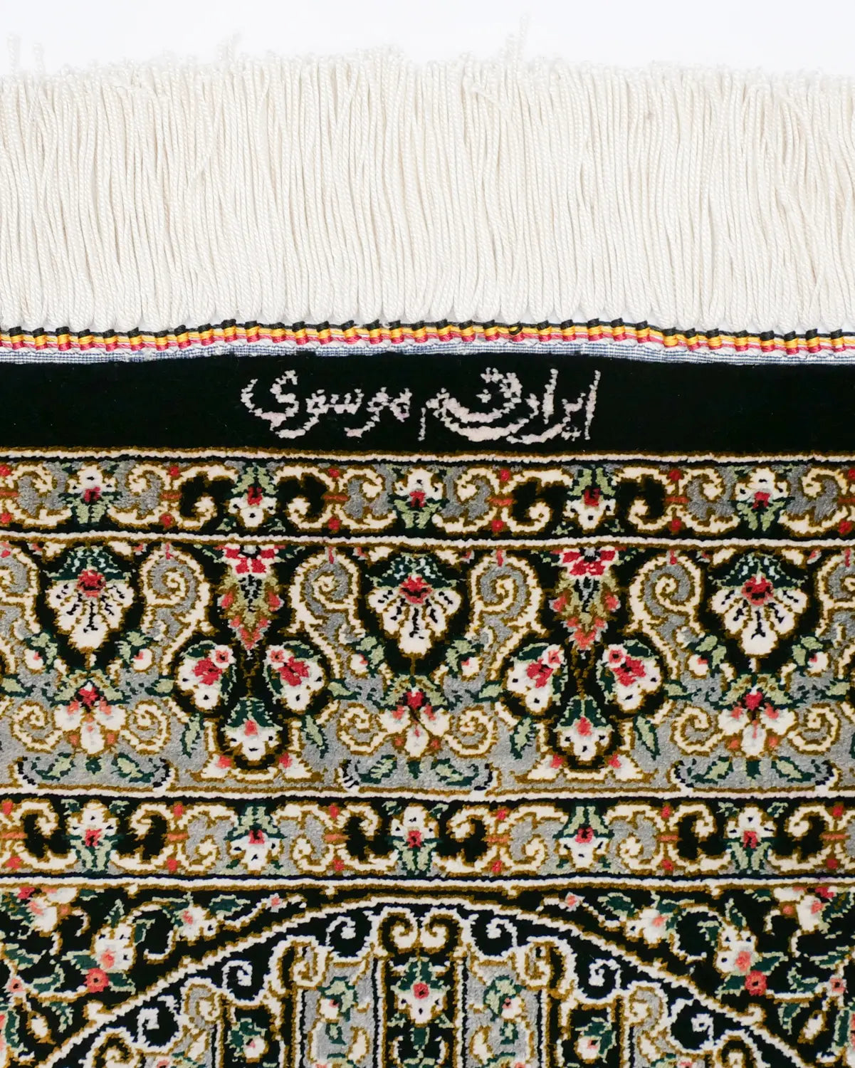 クム産手織りシルク絨毯 中央メダリオンデザイン