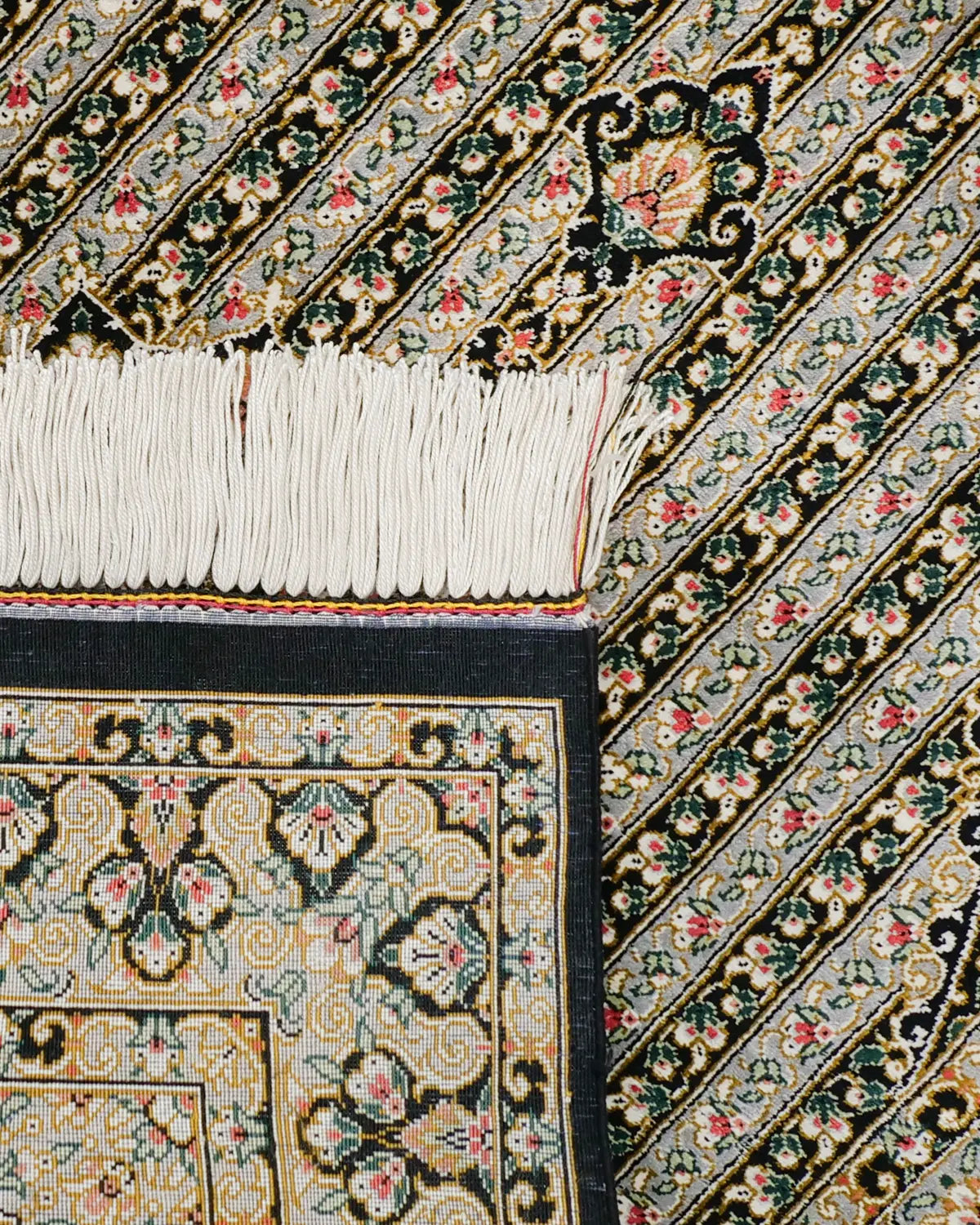 ペルシャ絨毯 シルク クム ムサヴィ工房