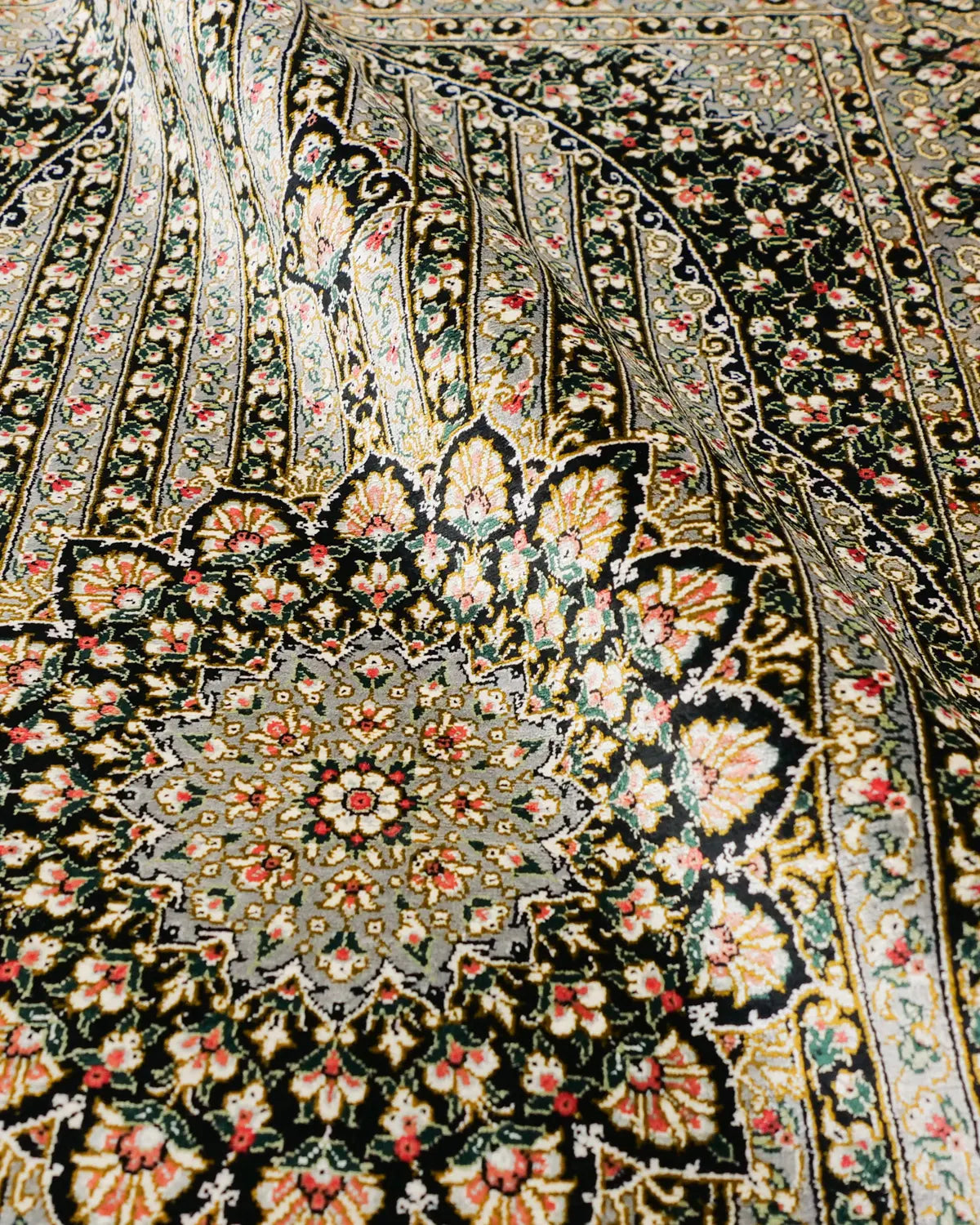 手織りペルシャ絨毯 シルク クム ストライプ柄