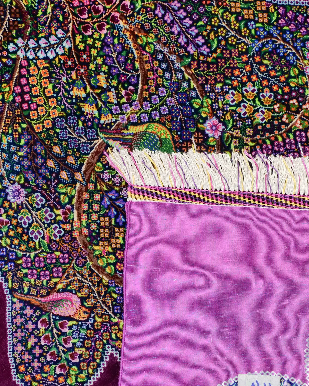 クム産レザイエ工房 シルク絨毯 美しいフリンジ