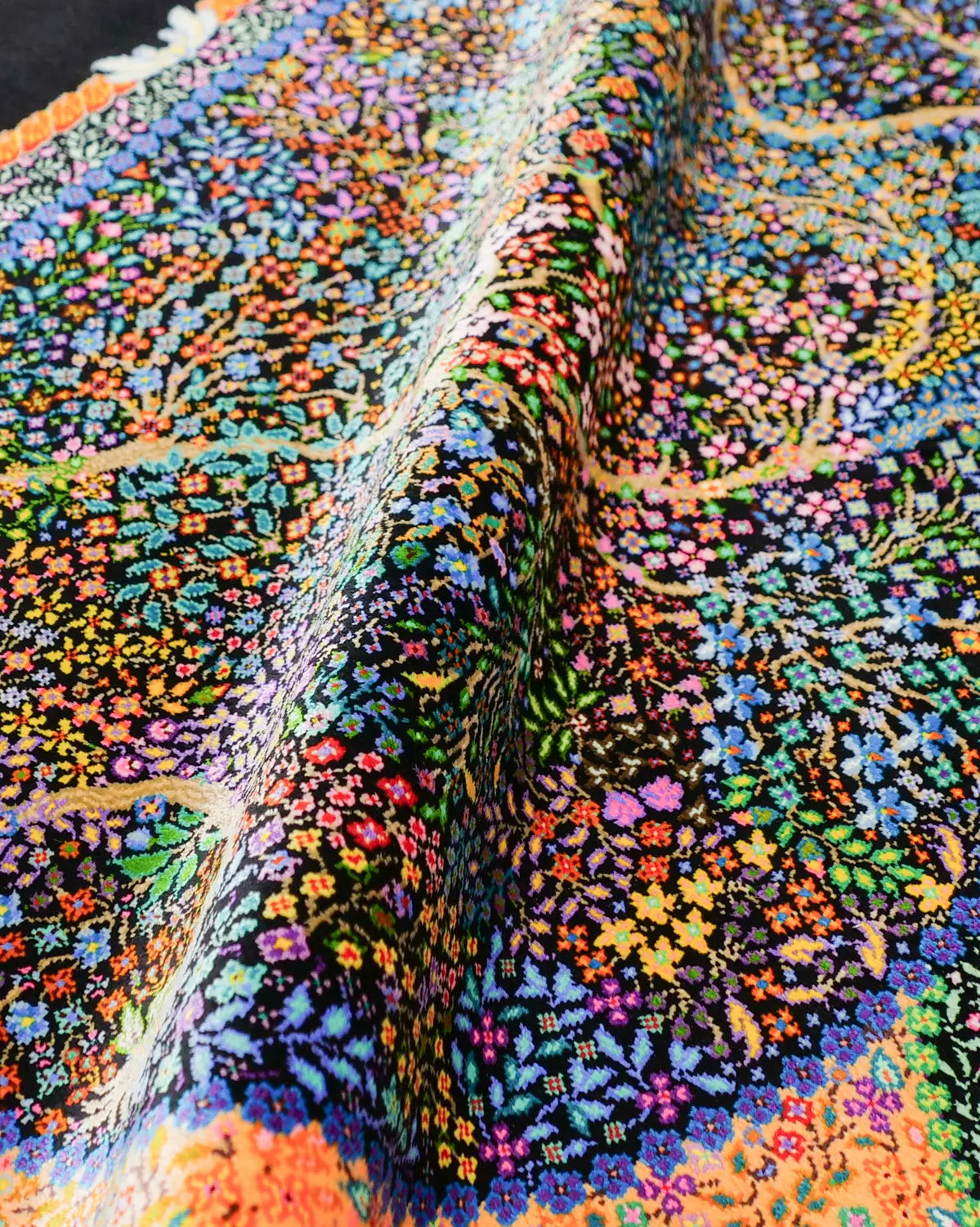 高級ペルシャ絨毯 SATHI RUGS クム産シルク