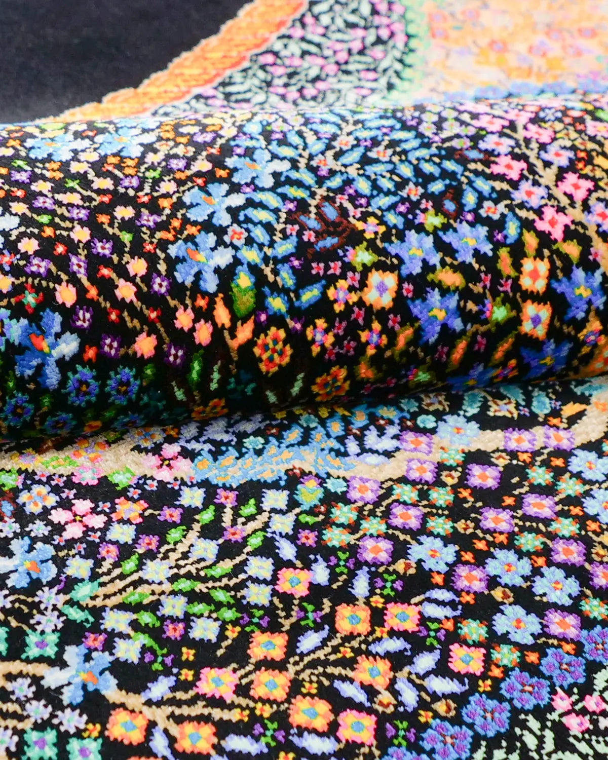 クム産ペルシャ絨毯 シルク製 生命の木 デザイン