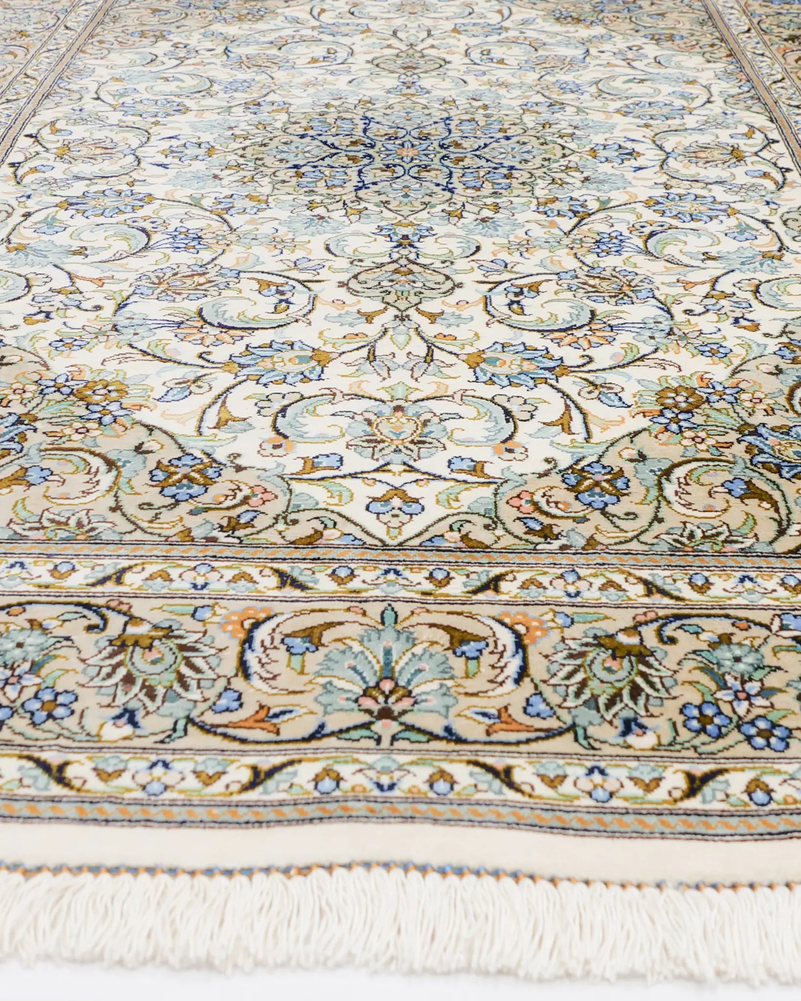 ペルシャ絨毯 カシャーン産 ヤディディ工房 シルク 約80cm x 120cm ペルシャ絨毯 カシャーン産 ヤディディ工房 シルク 約80cm x 120cm