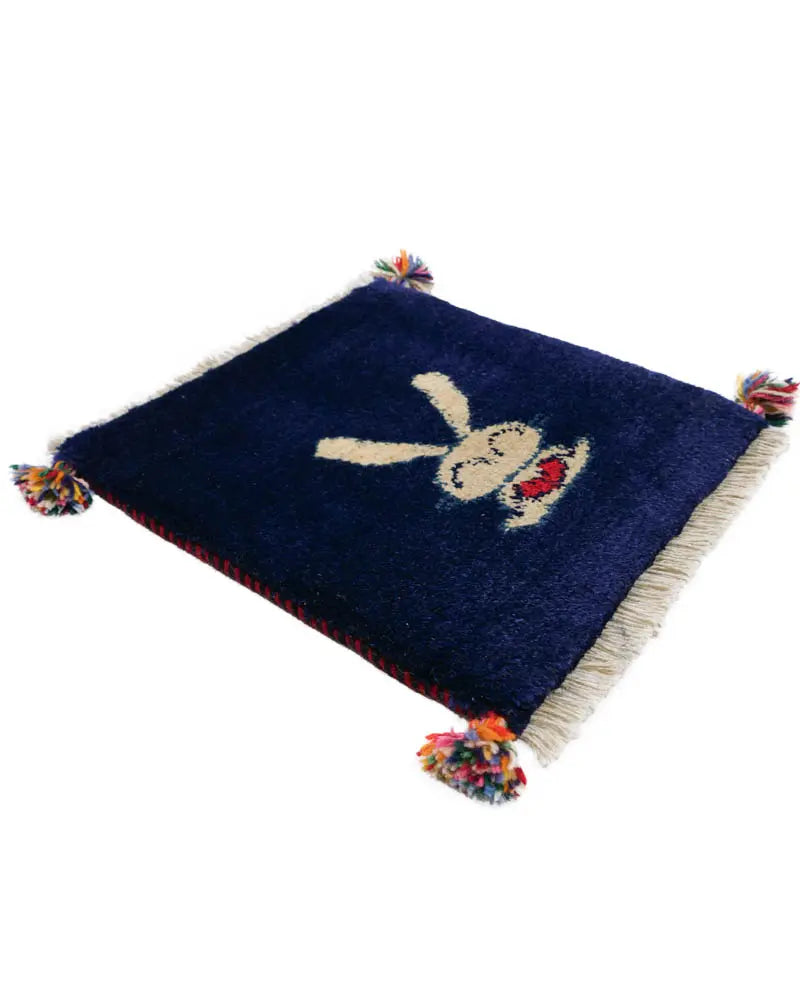 ペルシャ絨毯 ギャッベ うさぎ 座布団 38x39cm ブルー – SATHI RUGS