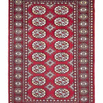 赤のパキスタン絨毯