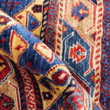 ヤラメ族が織り上げたペルシャギャッベ チェンゲル文様