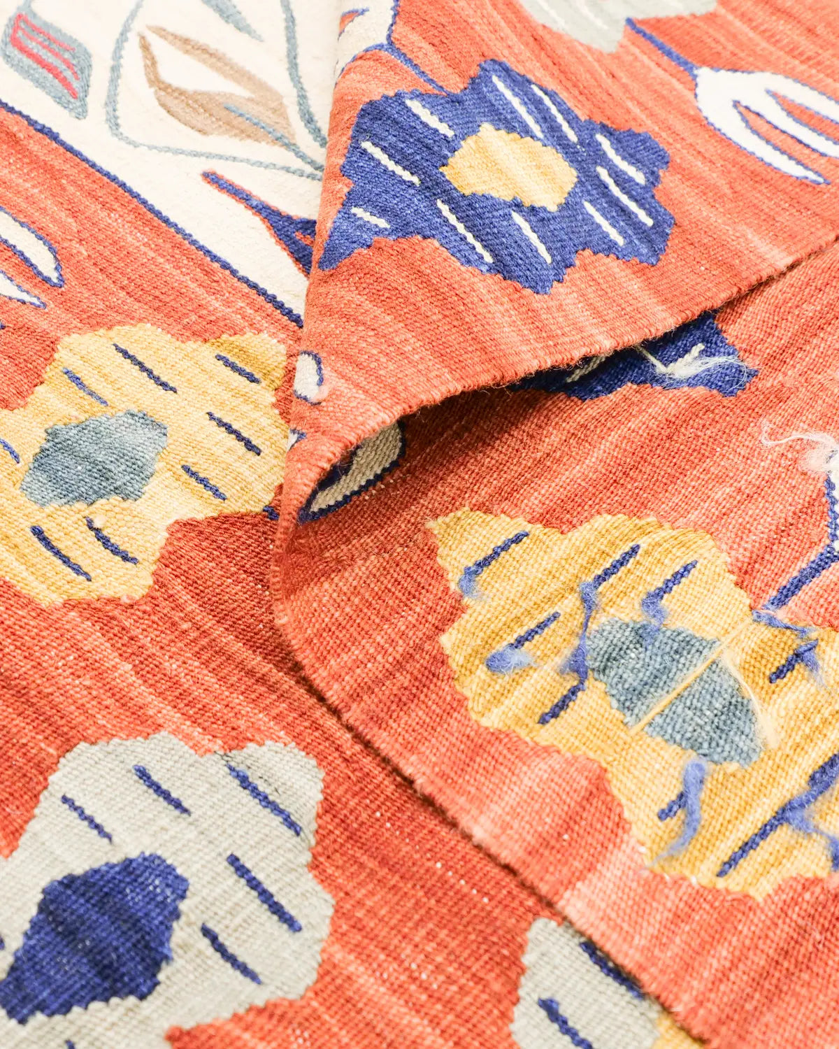 トルコキリム ウール 草花モチーフの大判ラグ