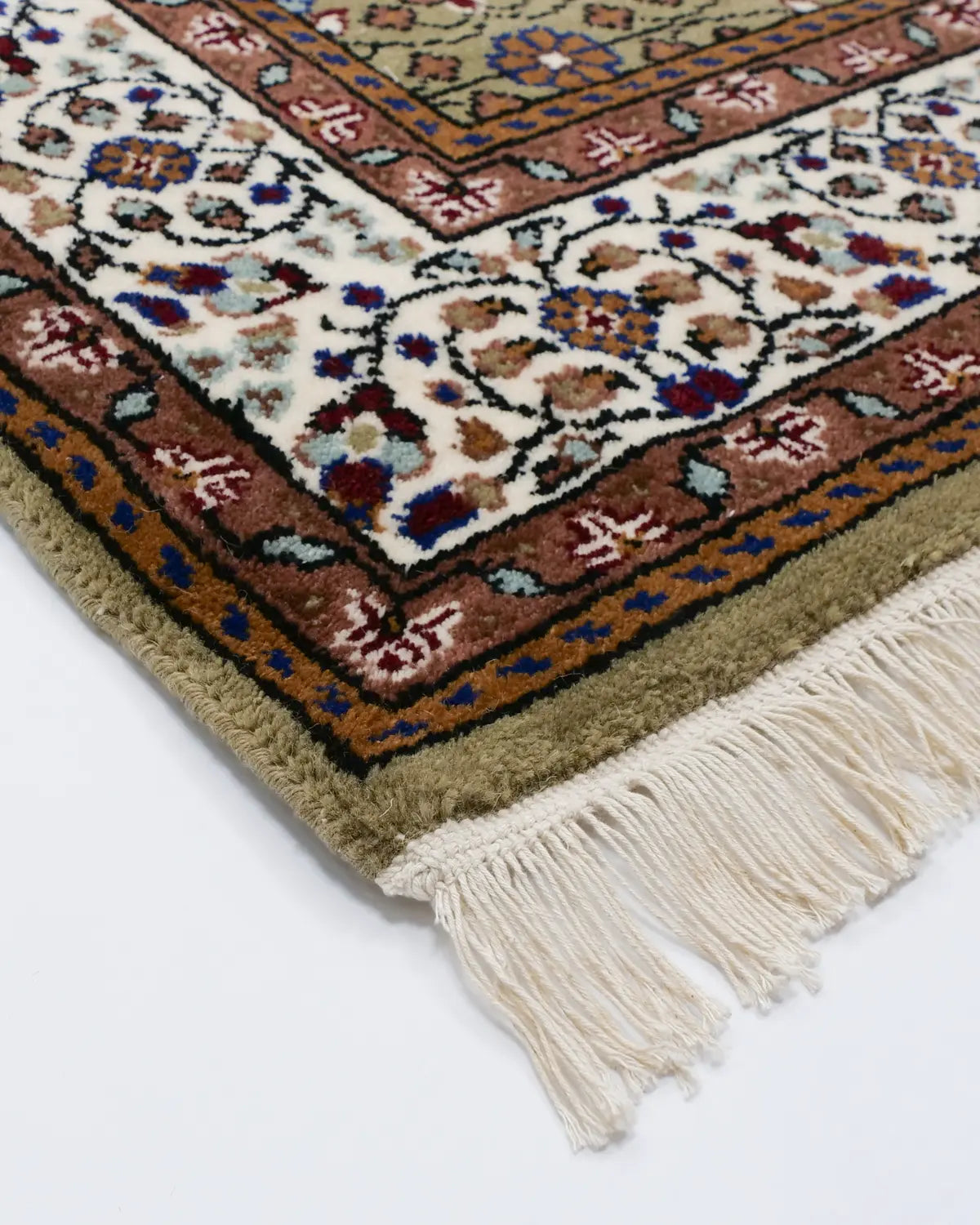 トルコ カイセリ産 ウール手織り絨毯 約150×218cm クラシック花模様