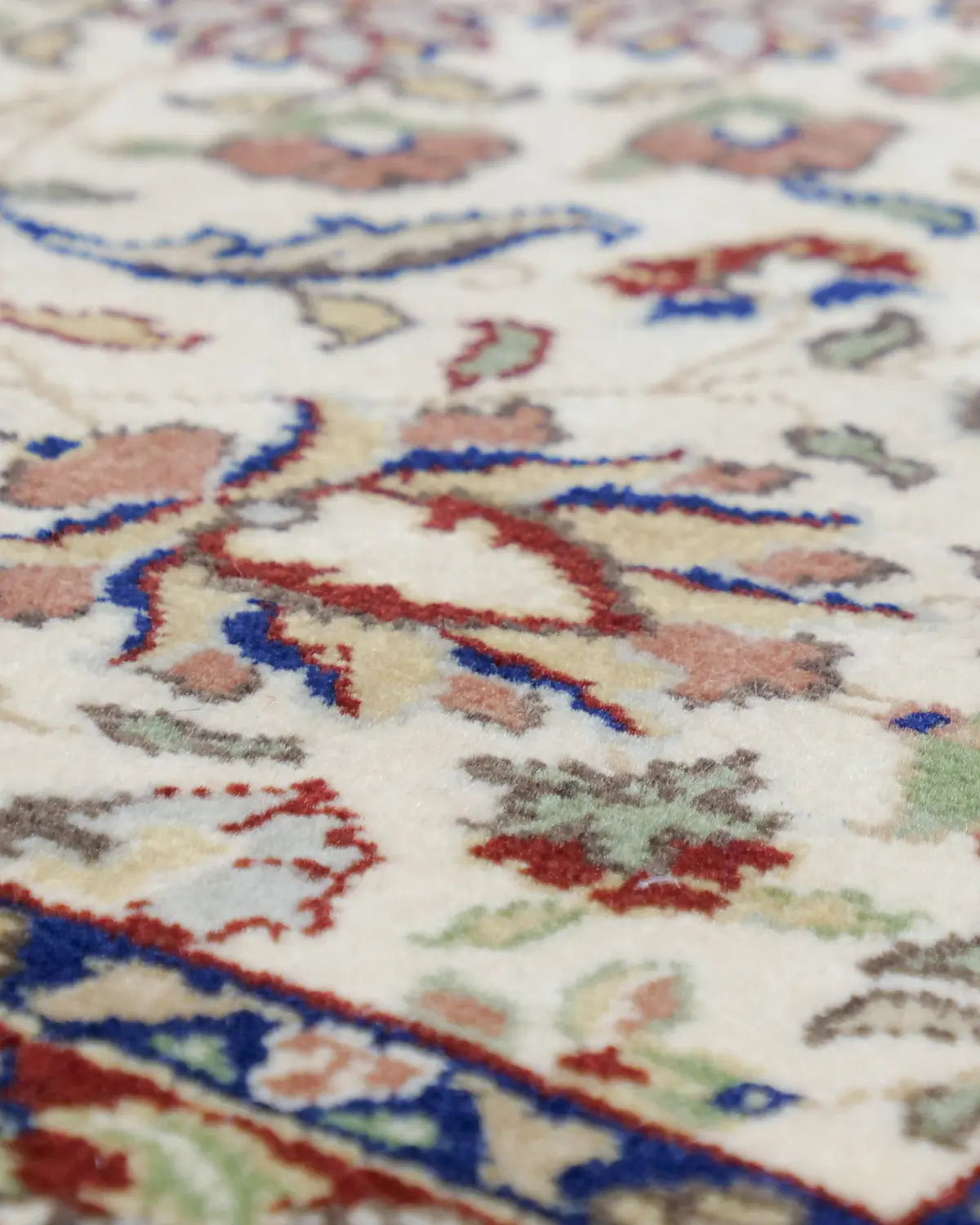 トルコ絨毯 ヘレケ産 約80×154cm アイボリー 草花文様 ウール 手織り