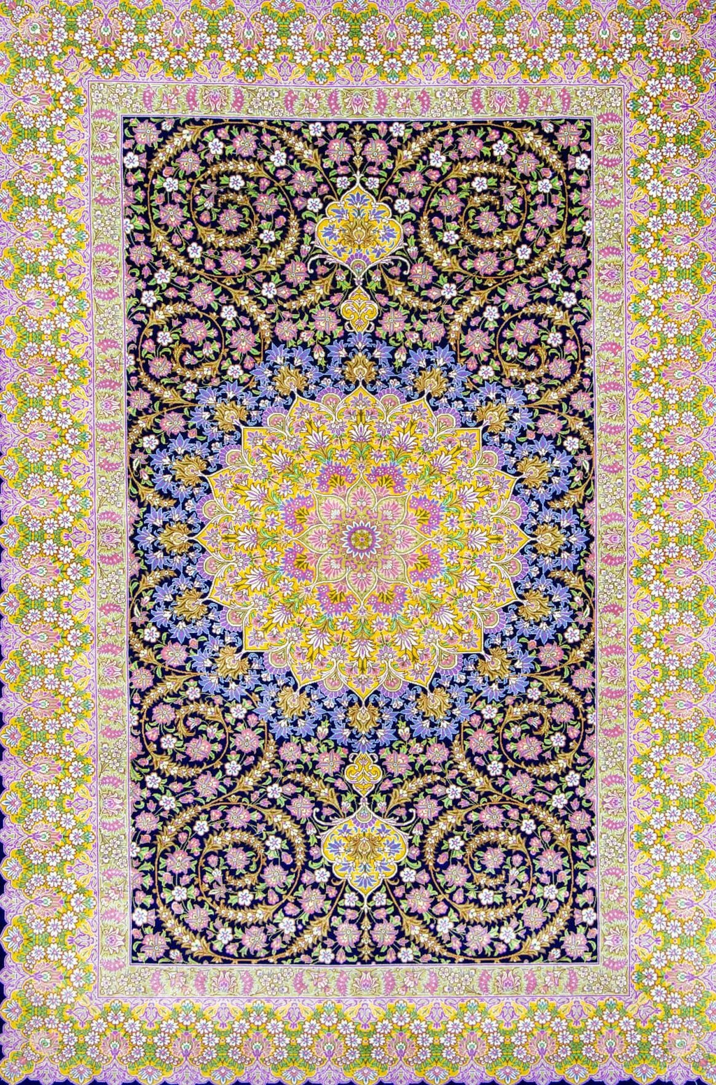 ペルシャ絨毯　クム産　ジェッディ工房　シルク　約103cm x 152cmシルク絨毯