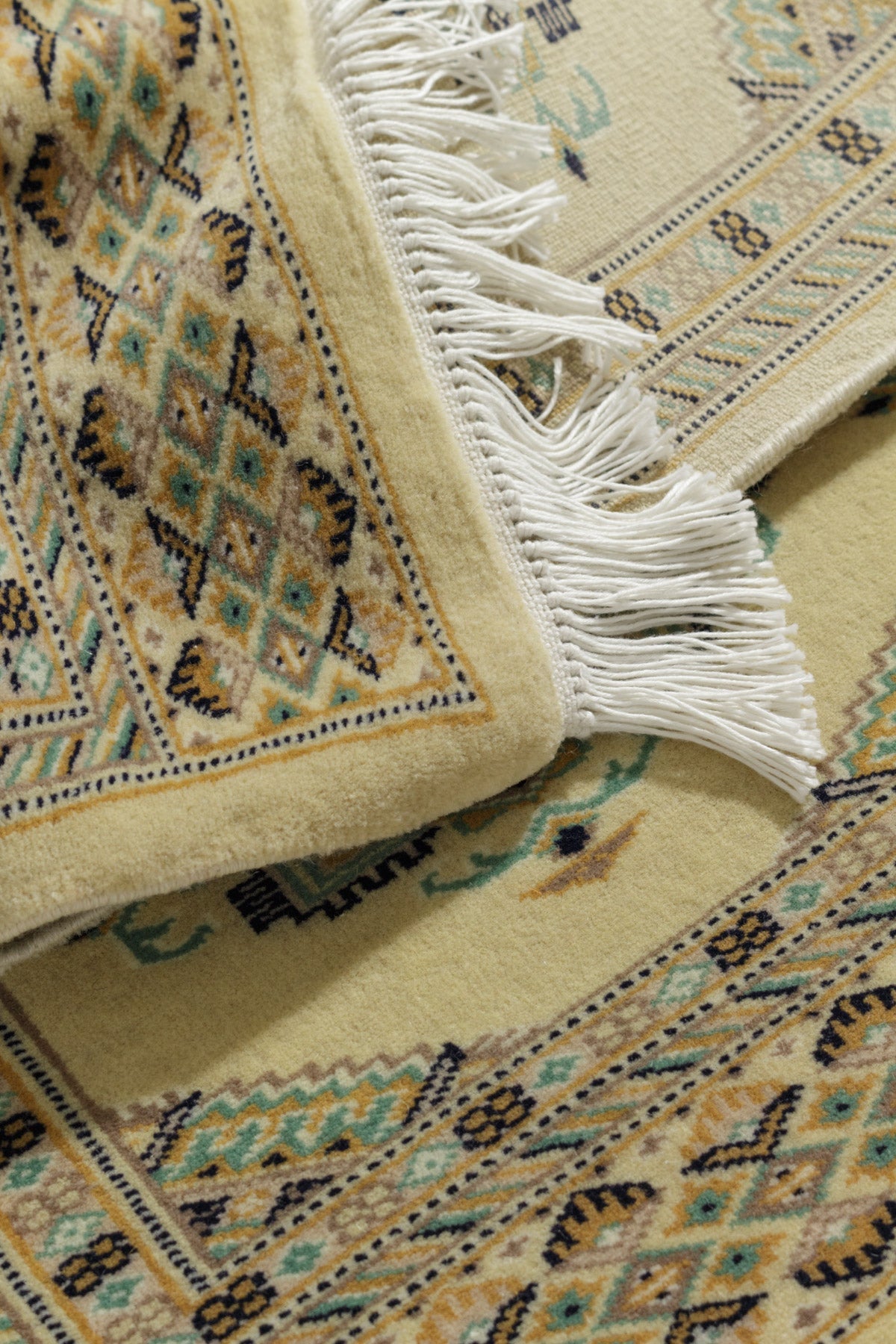 パキスタン製黄色のウール絨毯